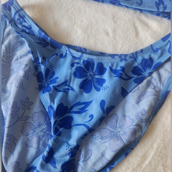 Vintage Bikini - Picture 4 of 7